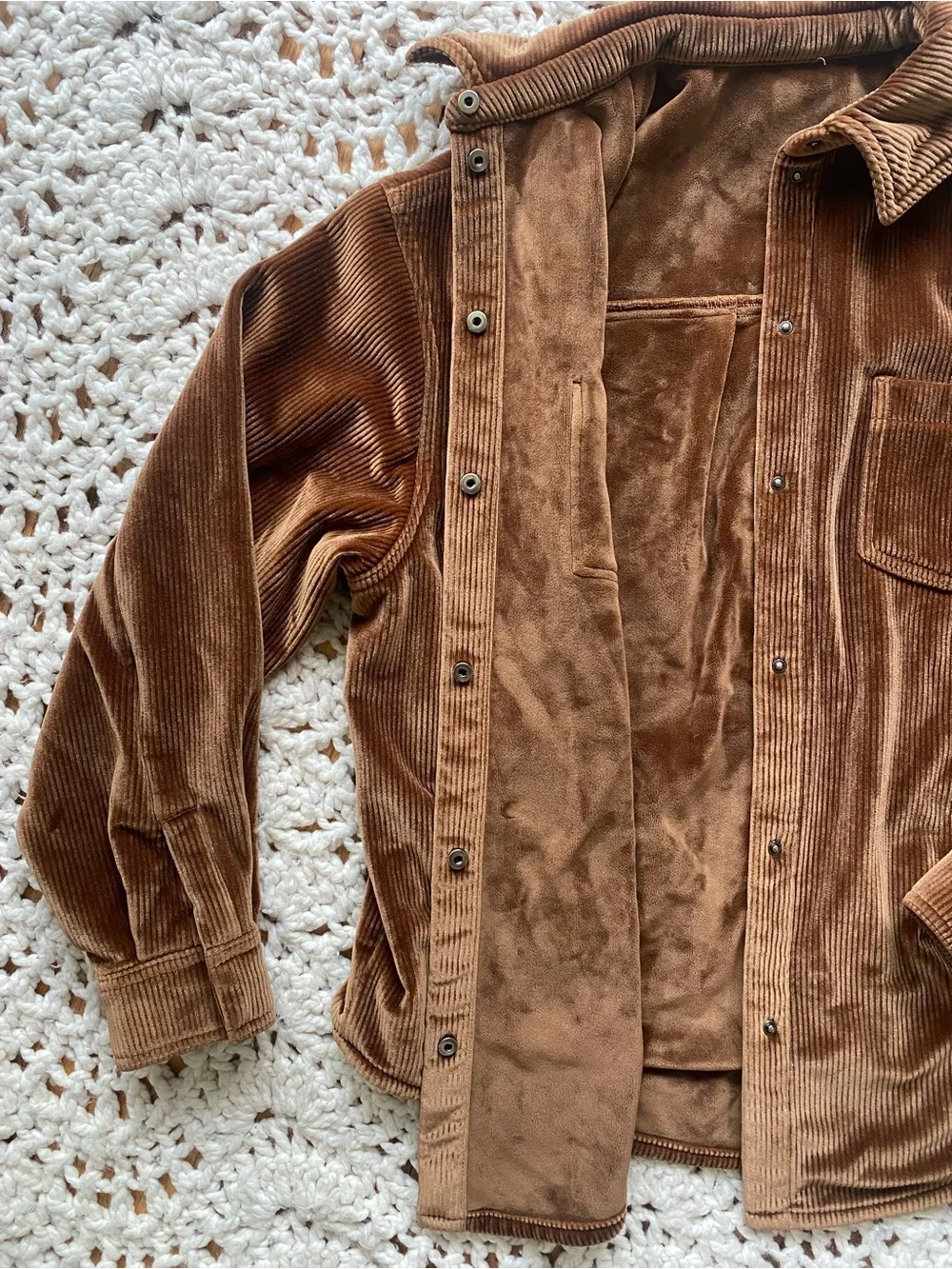 ALO Yoga Mountainside Velour Shacket in Cinnamon Brown - Picture 4 of 14